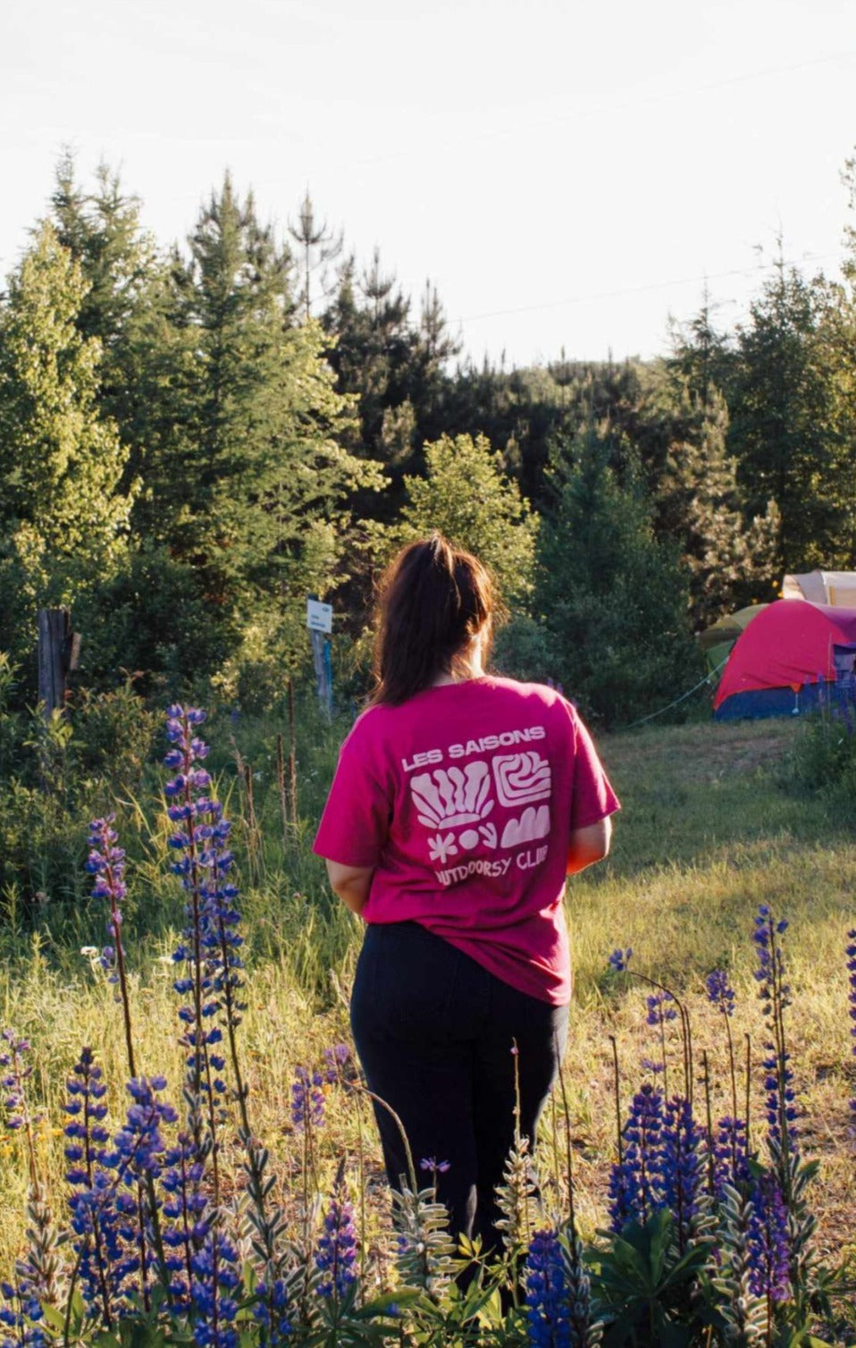 T-shirt, Pink colour, vibrant and soft fabric, polyester, cotton, puffy print, unisex, outdoors, warm, designed and printed in Canada, Les Saisons, hiking, biking, comfortable