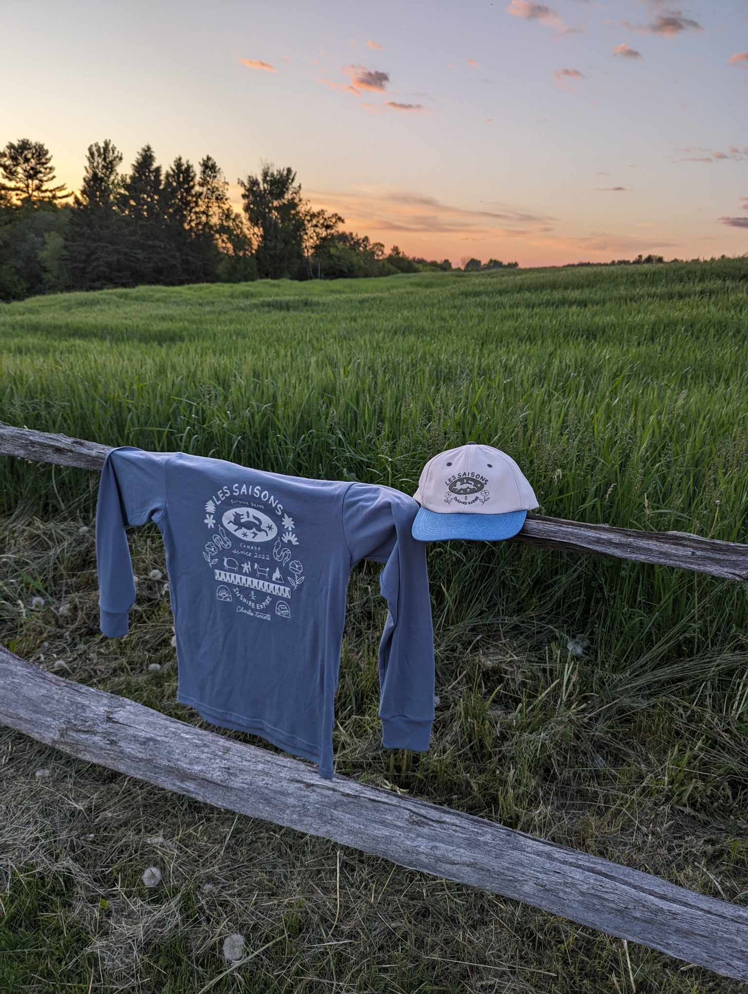 Long-sleeve, Charles Turcotte, light blue, unique designs, nature, outdoor, warm, comfortable, polyester, cotton Unisex sizes, Designed, made and printed in Canada, Les Saisons