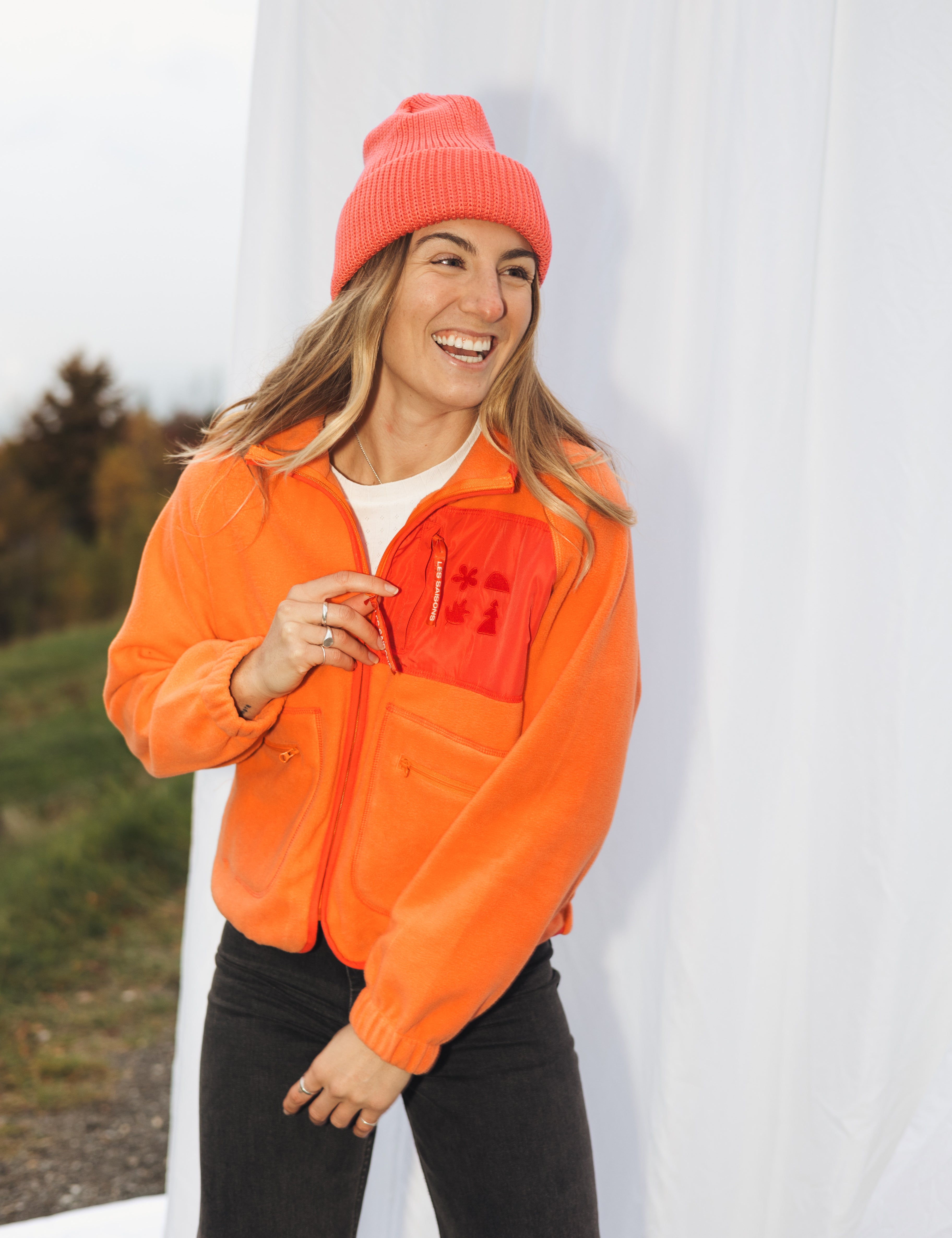 Orange Passion, Fleece, Polyester, Designed in Quebec, active fleece, peach color, Comfortable, camping, van-life, orange, zip-up, dual pockets, soft, Les Saisons