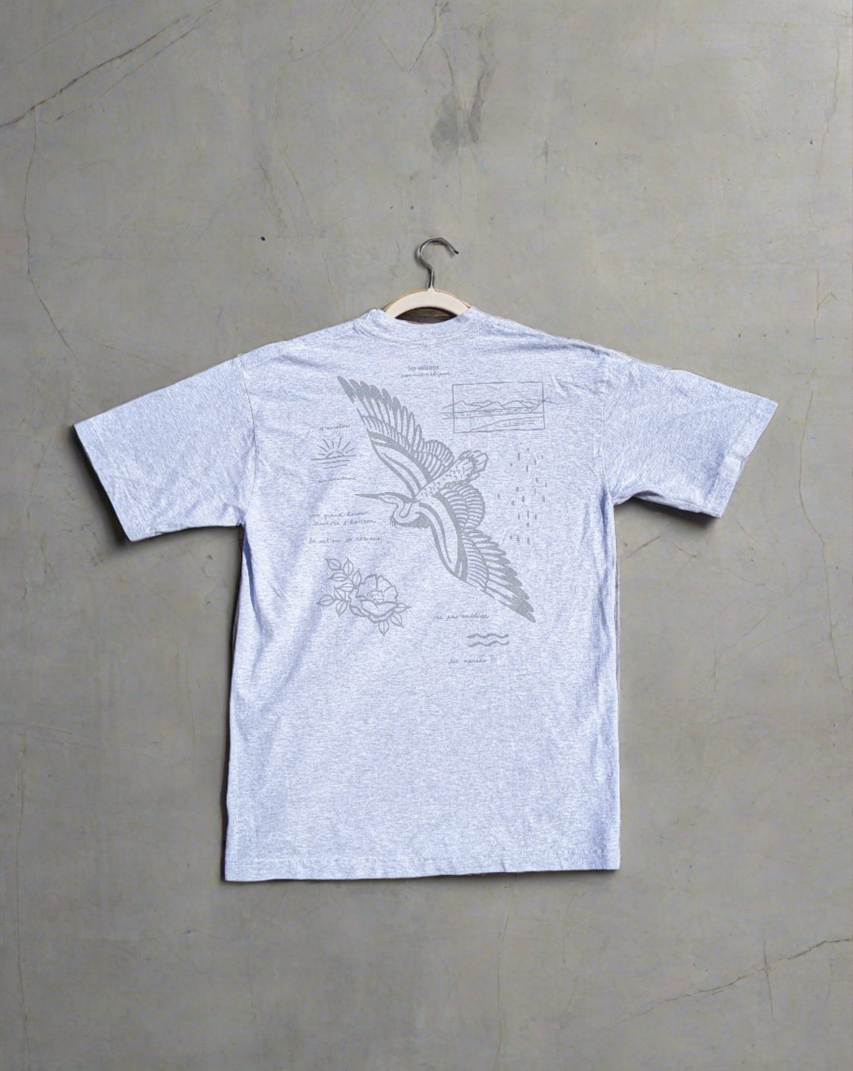 Grey T-Shirt, S'arrêter un instant, Noémie Éclipse, Les Saisons, loose fit, heavyweight cotton, oversized, unisex, unique designs, artist series, collaboration, Made in the USA, printed in Montréal, lifestyle 