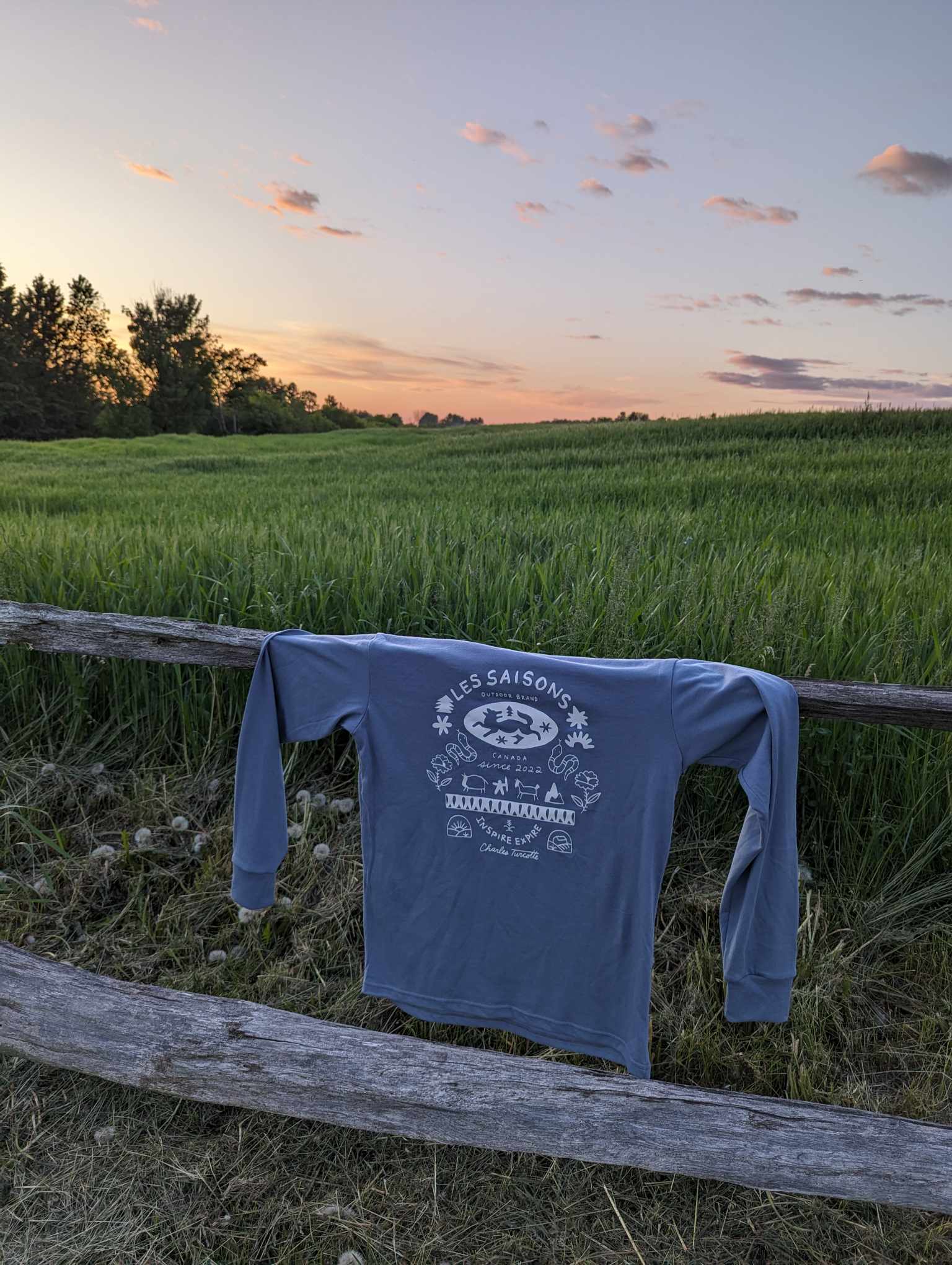 Long-sleeve, Charles Turcotte, light blue, unique designs, nature, outdoor, warm, comfortable, polyester, cotton Unisex sizes, Designed, made and printed in Canada, Les Saisons