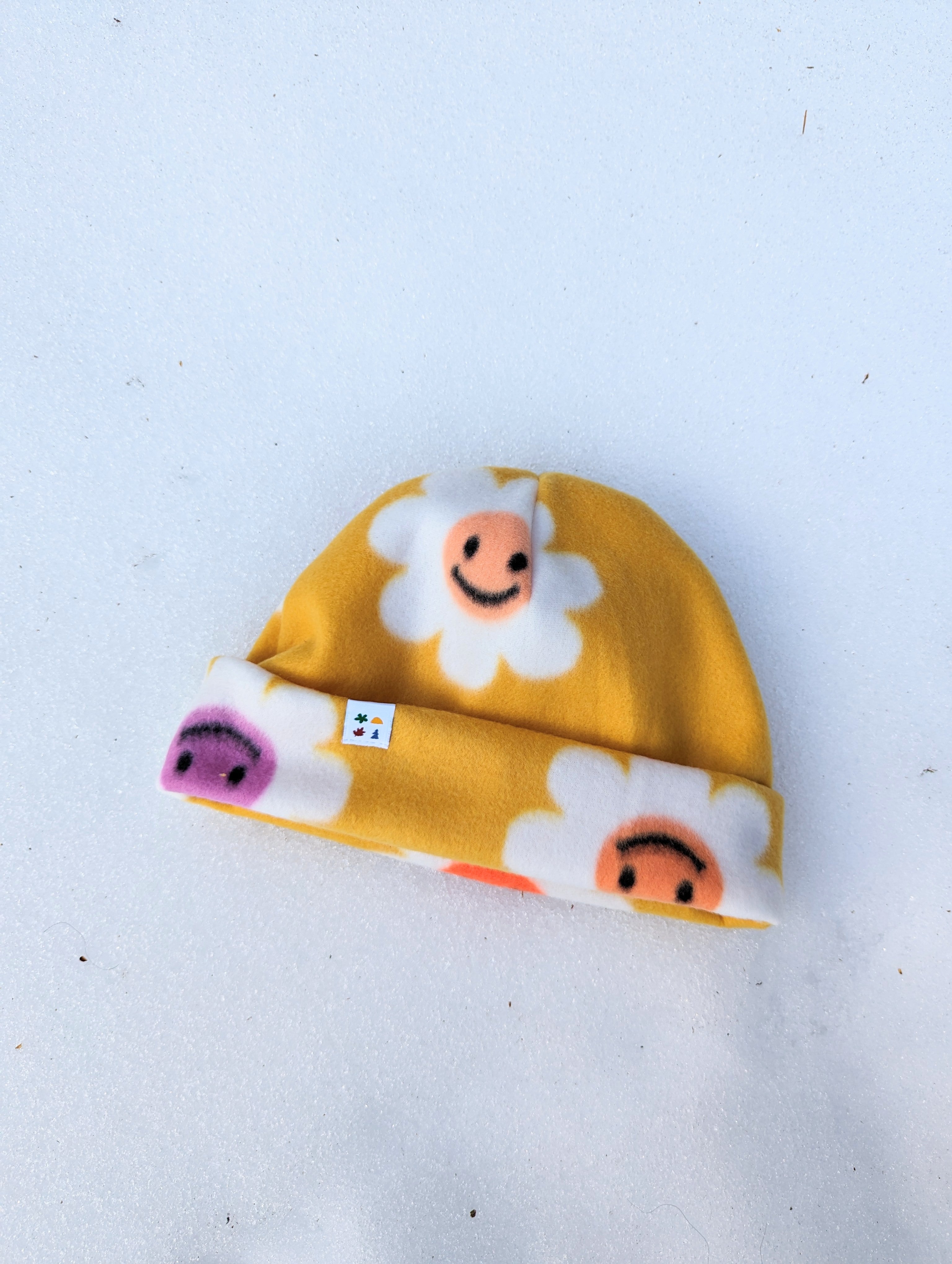 Simple Fleece Beanie, yellow with smiley flowers, Made in Quebec, fleece, Warm, Soft, Reversible, Ski, Hike, Outdoor, Les Saisons