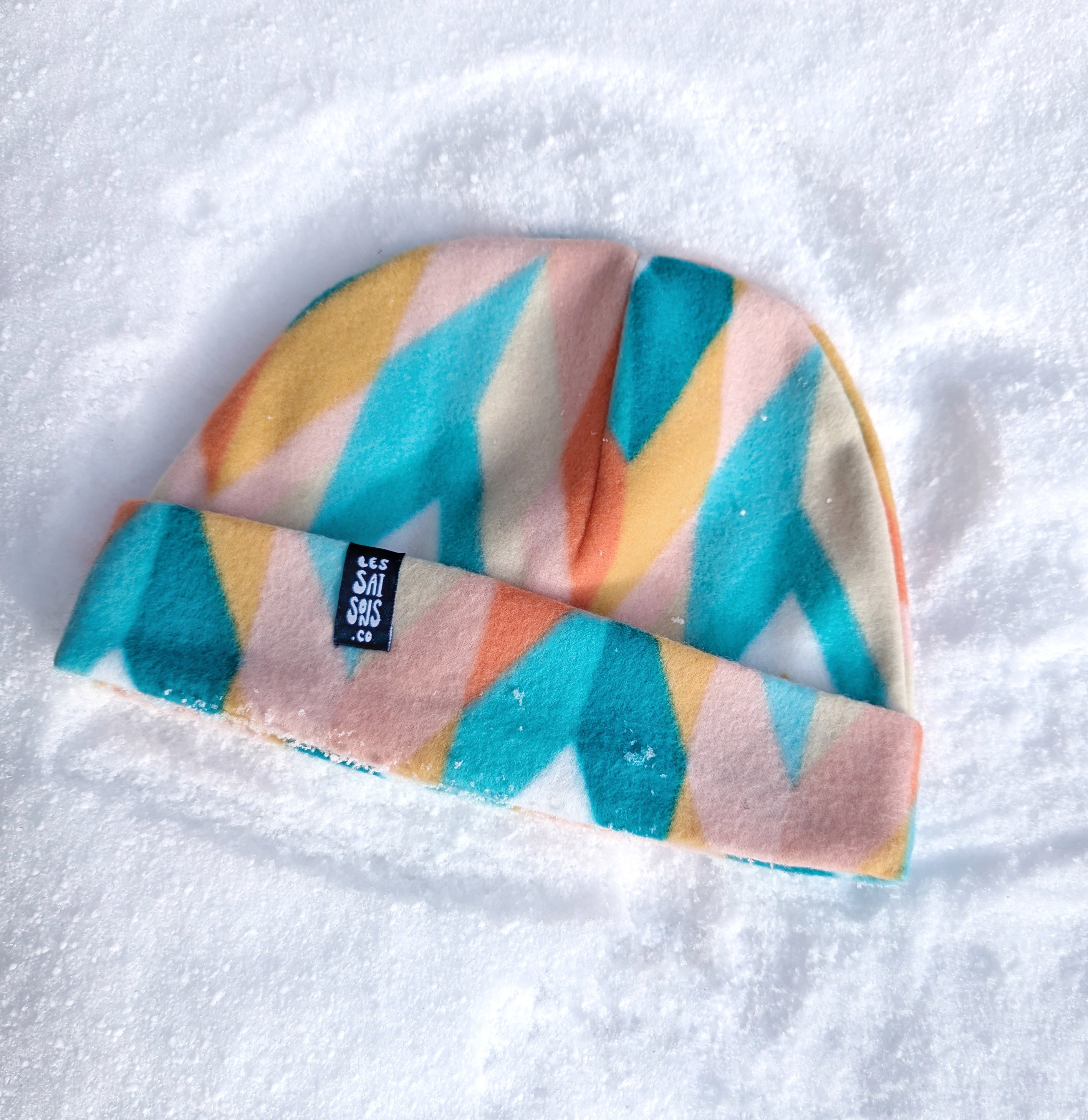 Simple Fleece Beanie, Flowers, Made in Quebec, Polyester, Warm, Soft, Reversible, Ski, Hike, Outdoor, Les Saisons, geometric with pastel colors