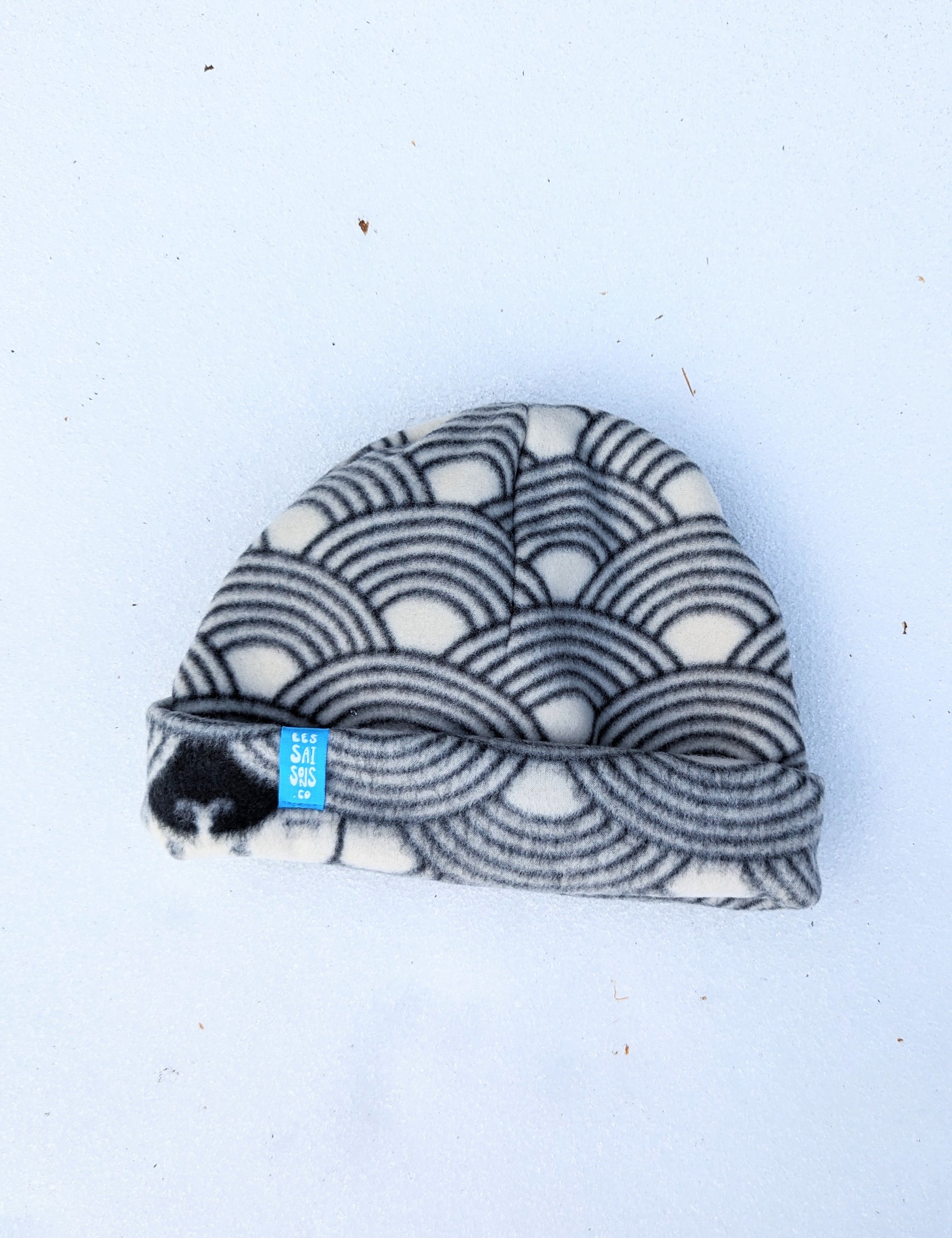 Simple Fleece Beanie, Black and white, Made in Quebec, Polyester, Warm, Soft, Reversible, Ski, Hike, Outdoor, Les Saisons